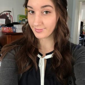 Meet your Posher, Dina